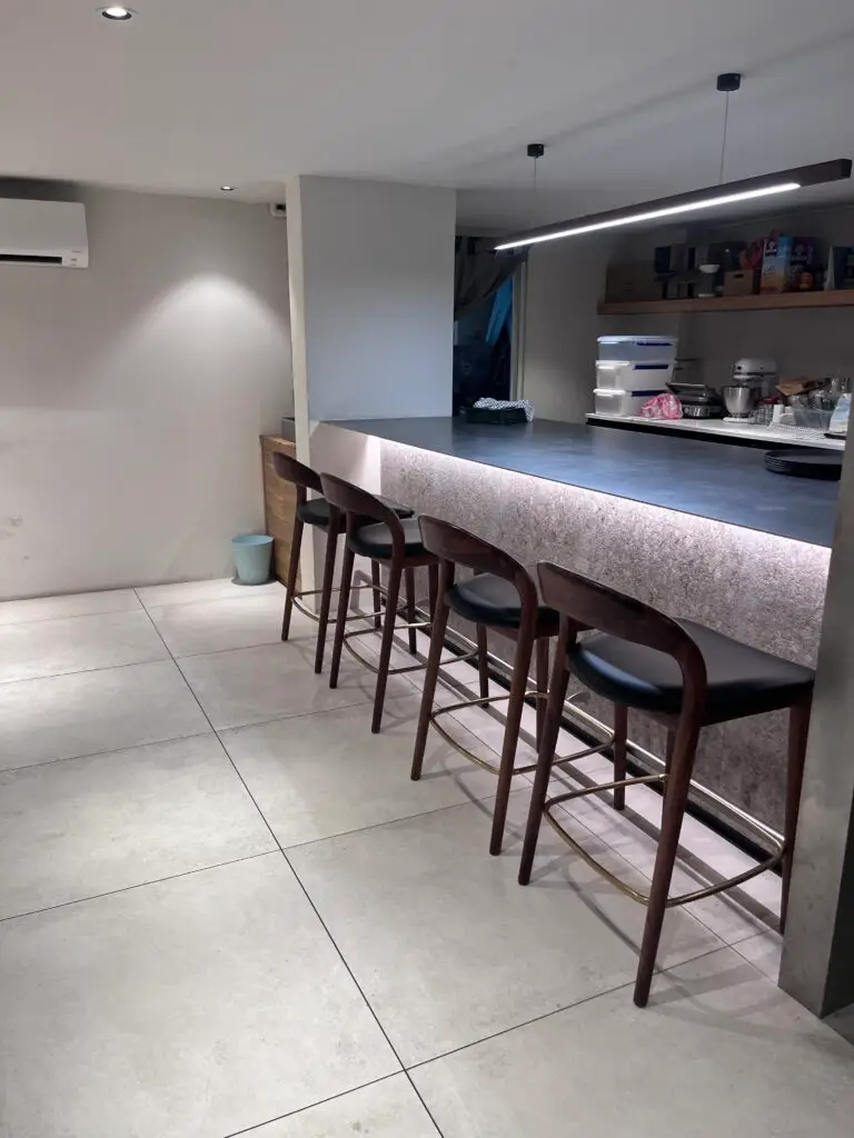 Yarra cafe interior bar style seating , chic dog friendly cafe taipei